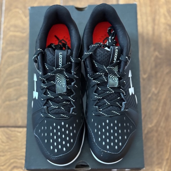 NIB- Under Armour Baseball / Tee-ball Youth Cleats - Picture 4 of 8
